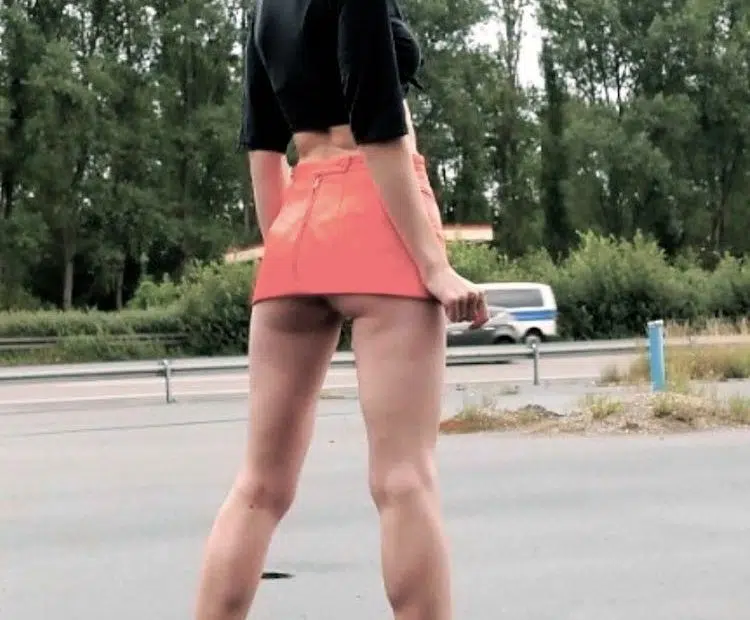 Milf sucht Parkplatz Fickkontakte an der A9 bei Bitterfeld Milf sucht Parkplatz Fickkontakte an der A9
