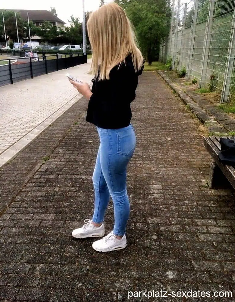 Studentin sucht Outdoorsex gegen TG in Augsburg am Kaisersee studentin sucht outdoorsex in augsburg