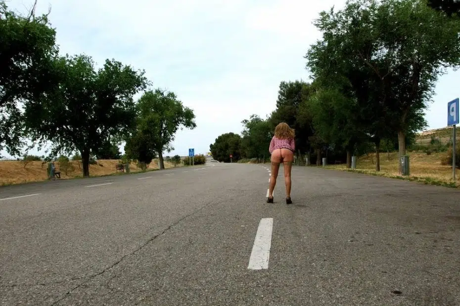 Jetzt Parkplatz Sextreffen an der A7 von Truckerhure gesucht Truckerhure Parkplatz Sextreffen an der A7